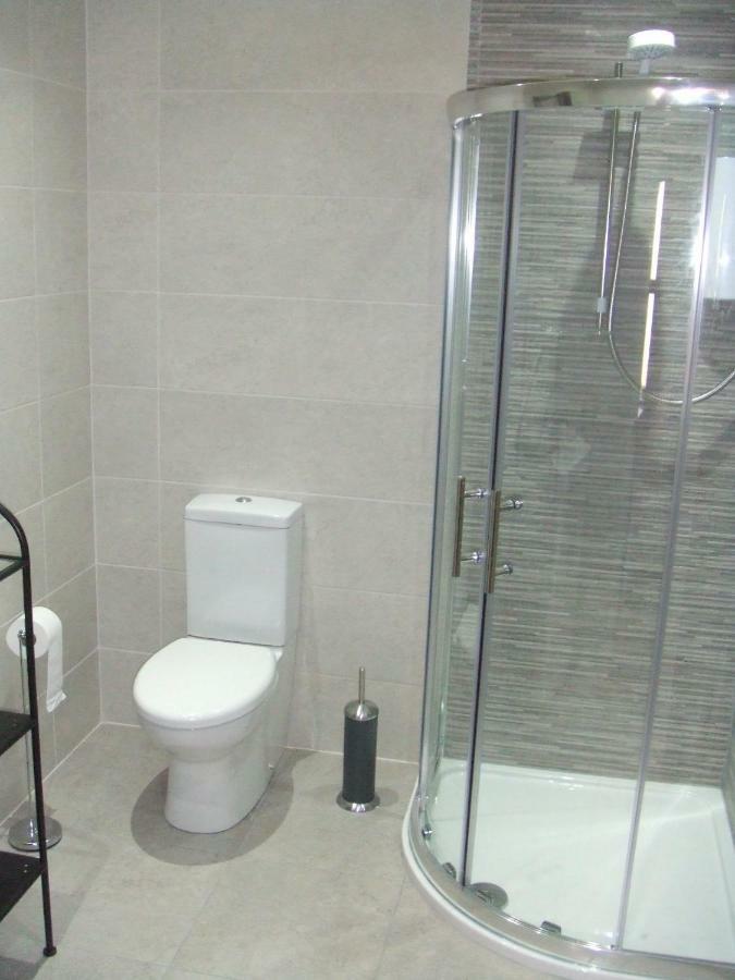 The Dundrum Inn Ньюкасл Екстер'єр фото